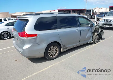 2012 Toyota Sienna Xle V6 7 Passenger Auto Access Seat/Xle V6 8 Passenger из США, поврежденный, VIN 5TDYK3DC7CS271075